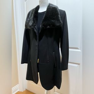 IMAN Women’s Black Wool Blend Coat with Faux Fur Collar. Size Medium.